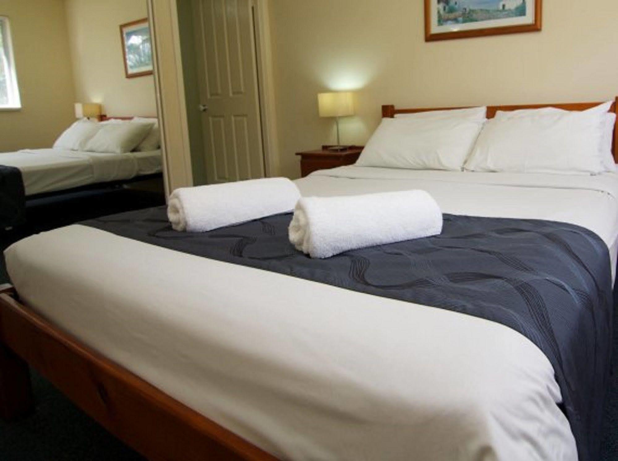 Blue Water Bay Villas โกลด์โคสต์ ภายนอก รูปภาพ